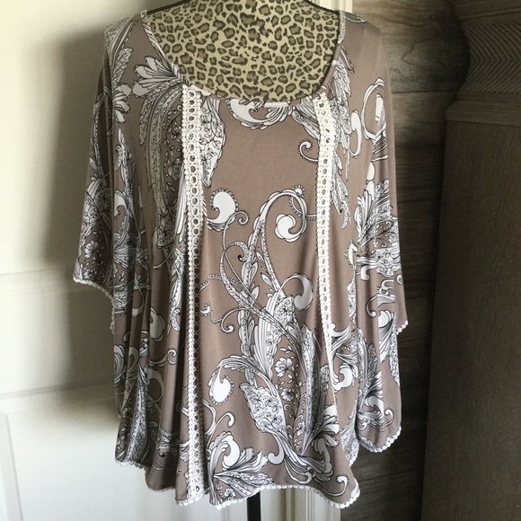 Batwing Slinky Tunic - Picture 2 of 6